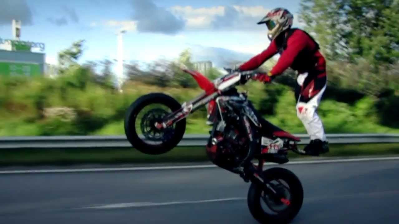 This is how you ride a supermoto: CRF MURDER