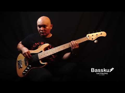 Best slap tone you ever heard on bass! Sadowsky MV5!