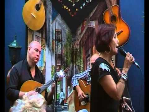 Fadista: Beta Oliveira - Guitarra Portugesa  João Chitas - Viola  Ivan Cardoso