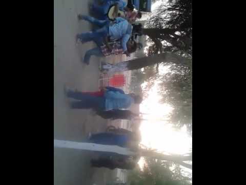 Bailando en el chorro, con el acordeón de Juan Velarde
