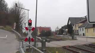 preview picture of video 'Bahnübergang Ledermühlweg, Nabburg ++ BÜS72 ++ Lichtzeichen ohne Kontrastblende'