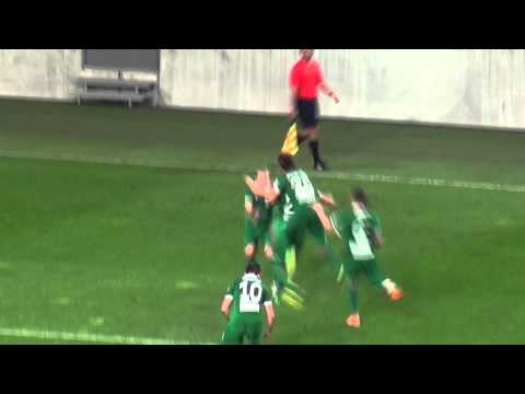 Grande Aris Zarifović slams a header from Nik Omladic's corner