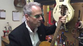 Video thumbnail for Willie talks about the '70s Gibson J-40 by williesguitars