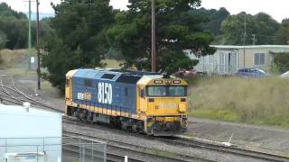 preview picture of video 'Parking a Loco, Moss Vale NSW'
