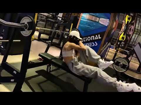 girl with muscles 33