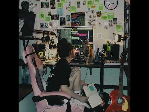 лазить по стенам