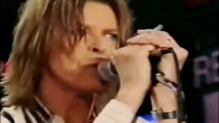 David Bowie - The Pretty Things Are Going To Hell - Live 1999 Netaid [HD]