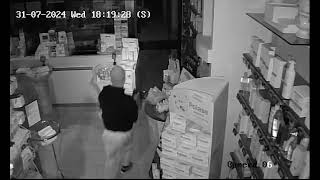 le-immagini-del-colpo-in-farmacia-a-cercola