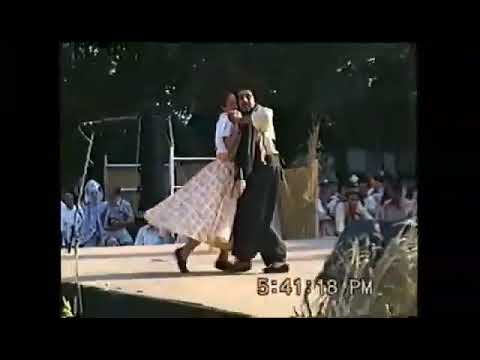 CIA DE DANÇAS de Lavras do Sul,RIO GRANDE DO SUL,Brasil na Bélgica( CASTELO de WESTERLO)em 1997.
