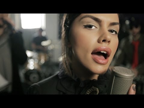 Emmah Toris - Lyrical Sober Dementia (Les Elephants Bizarres Acoustic Session)