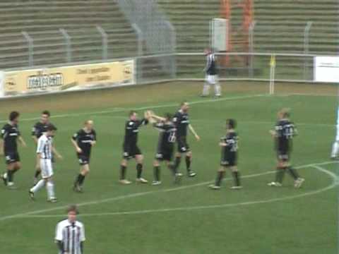 Rheydter SV - SG Holzheim - Peter Vieten verwandelt einen Foulelfmeter zum 3:0