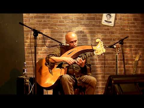 Paolo GIORDANO in concerto al SIX BARS JAIL - 10.6.11 - Harp Guitar Medley