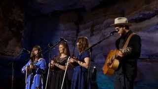 Amos Lee &amp; The Quebe Sisters, Clear Blue Eyes  (Bluegrass Underground)