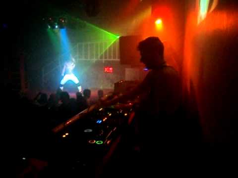 Breno Barreto ft Alexie Marie - Musicq