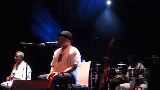SALIF KEITA Live / Tu vas me manquer / Acoustic Tour / 28.03.2014 / Villepinte
