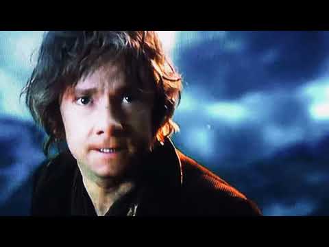 Thorin fights Azog/Eagles stops the Orcs