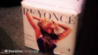 Beyoncé reúne fãs em encontro na Saraiva