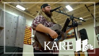 'Voice' star Chris Kroeze performs for Jayme Closs' classmates
