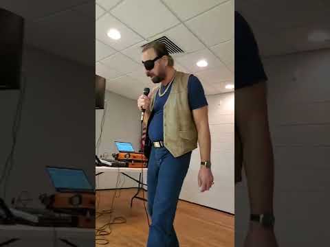 Mike Sikorsky singing Hello Darling