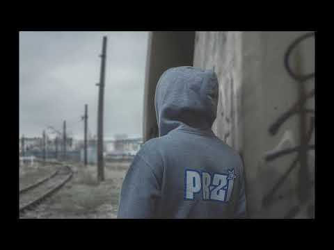 Śledzik PRZI - 05. Poza domem ft DJ Qkla