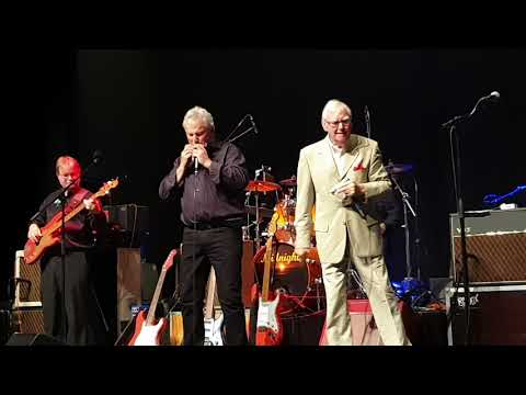 The 2i's coffee band and Brian Licorice - Dakota