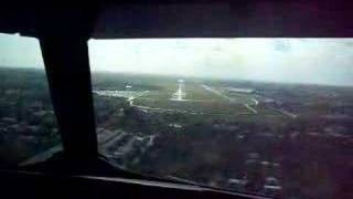 preview picture of video 'Mexicana Airlnes landing at La Habana CUBA.... HI FIDEL.....'