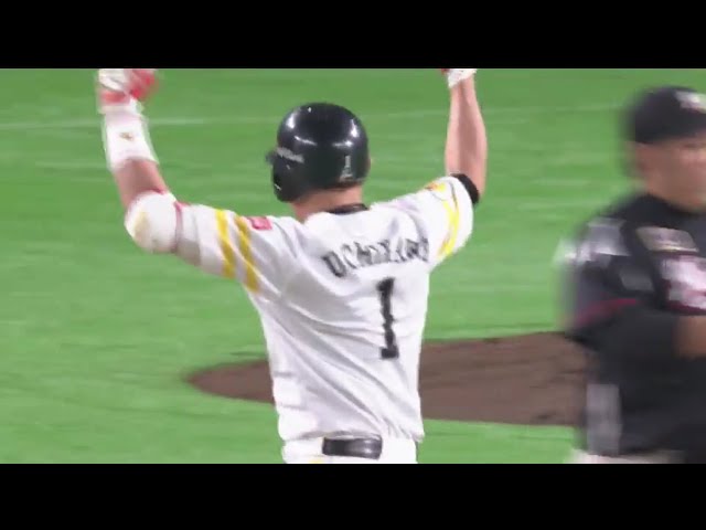 【7回裏】塁上でガッツポーズ!! 絶好調のホークス・内川 勝ち越しタイムリー2ベース!! 2017/4/2 H-M