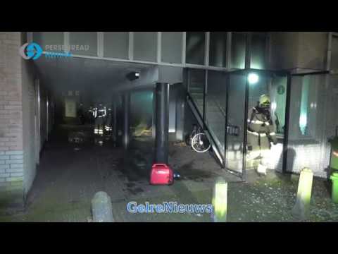 Ontruiming na brand onder appartementencomplex Arnhem