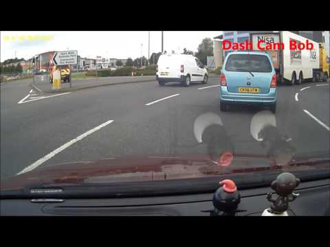 Close call at chesterfield hornbridge (J800 ANN)