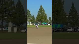 ピンチでのダブルプレー... 😂😂😂 #shorts #野球 #funny