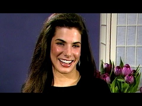 FLASHBACK: Sandra Bullock's First ET Interview in 1989!