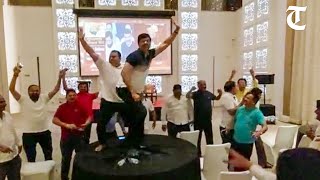 Download lagu Rebel Shiv Sena MLAs dance in Goa hotel lobby as their leader Eknath Shinde becomes Maharashtra CM mp3 Download lagu Rebel Shiv Sena MLAs dance in Goa hotel lobby as their leader Eknath Shinde becomes Maharashtra CM mp3