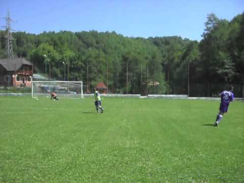 STADIONUL MUNCITORUL ( filmare Semenicul Valiug , 19 MAI 2012 )