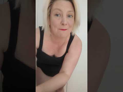 HOW TO WEAR SHORTS by The Scummy Mummies