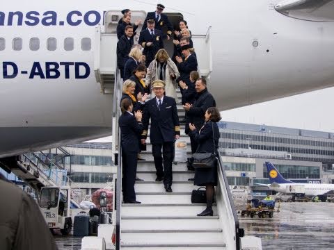 PilotsEYE.tv  - LAX | Los Angeles B747 "Der letzte Flug des Leitwolfs" - Trailer (With subtitles)