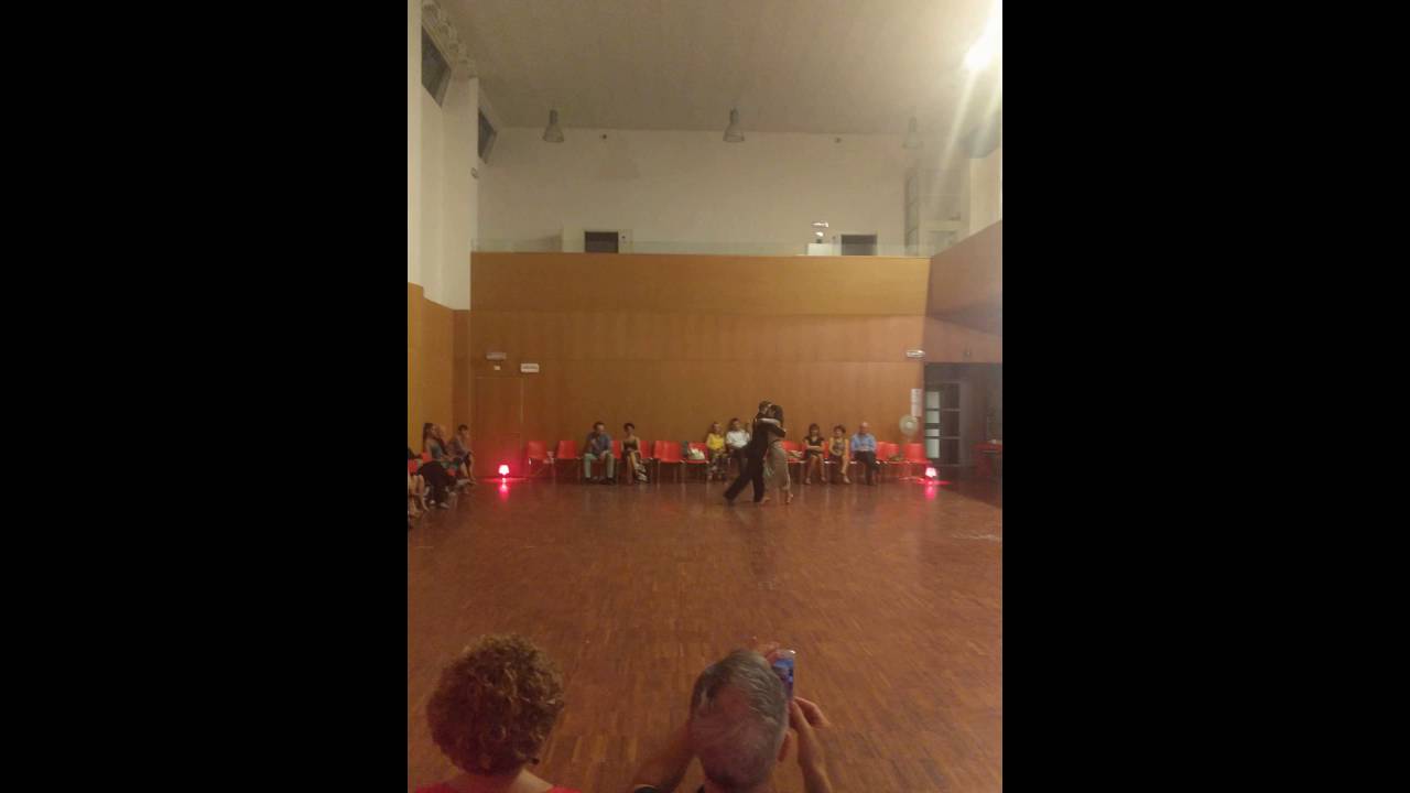 Csongor Kicsi y Laisa Souza, Verona, Milonga