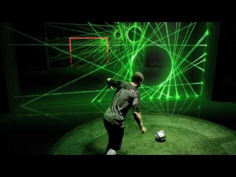 Nike Total 90 Laser 3 - Rooney vs. Torres