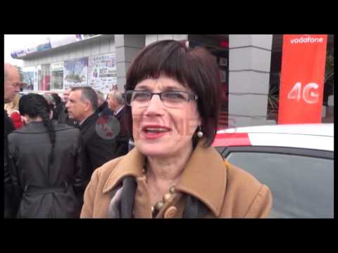 Festa në Elbasan, qyteti i ballokumeve "pushtohet" për Ditën e Verës- Ora News