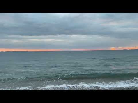 4K HDR Crashing Waves - UK - Ocean Surf - Natural White Noise - Ultra HD Relaxation Video