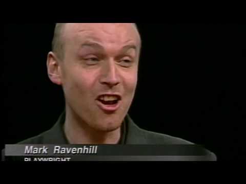 Ο Mark Ravenhill [Μαρκ Ρέιβενχιλ], από τις κορυφαίες φωνές του «θεάτρου στα μούτρα σου», μιλά για το εμβληματικό του έργο Shopping and Fucking (1996). Στη συνέντευξη του 1998 ο δραματουργός φωτίζει τη σχέση του καταναλωτισμού με τη σεξουαλική συναλλαγή και την ηθική κατάρρευση, θέματα που τοποθέτησαν το έργο στο επίκεντρο της προκλητικής βρετανικής δραματουργίας της δεκαετίας του 1990.