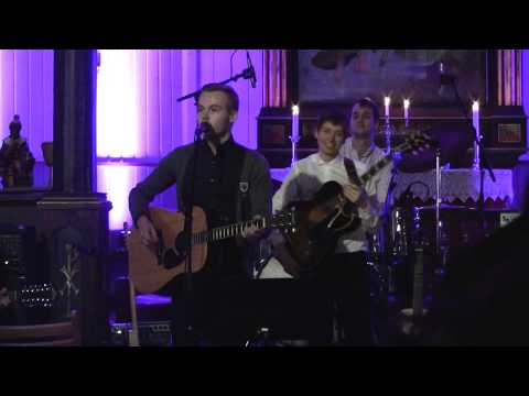 Torstein Snekvik med "Jul i Dønnem bedehus" på julekonsert 29.12.2018