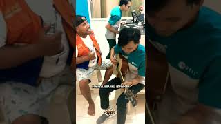 Download lagu Terendap Laraku cover Abang Parkir. #cover #music #lyrics #guitar #coversong mp3