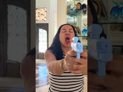 This watergun is in reverse 😂