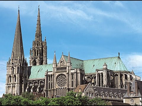 Notre-Dame de Chartres - Visiting Chartres Cathedral, France - UNESCO World Heritage site