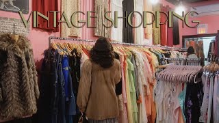 Vintage Shopping in Toronto - Kensington Market and Queen St | Carolina Pinglo