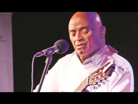 Dadah R'abel feat Inah - Tokantrano maso