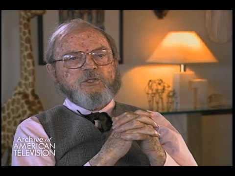 Chuck Jones on creating "Bugs Bunny" - EMMYTVLEGENDS.ORG