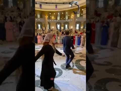 Чеченец красиво танцует с Патимат Кагировой.