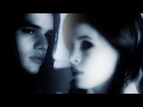 The Oceans of Her Dreams :: Warren/Layla