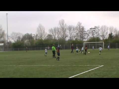 20110409 Victoria'04 F2 - Schiebroek F1 - 1-0 Diego en 2-0 Michael.MPG